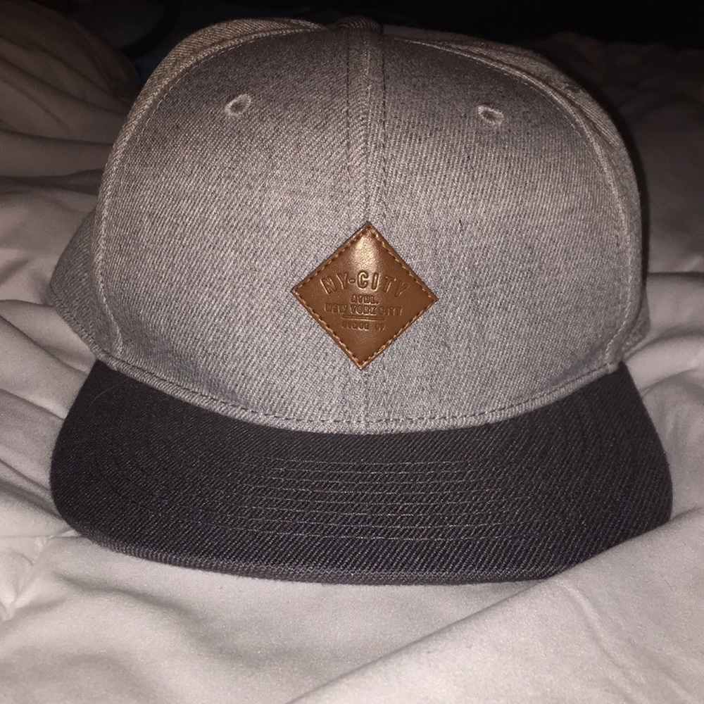 h&m snapback!!